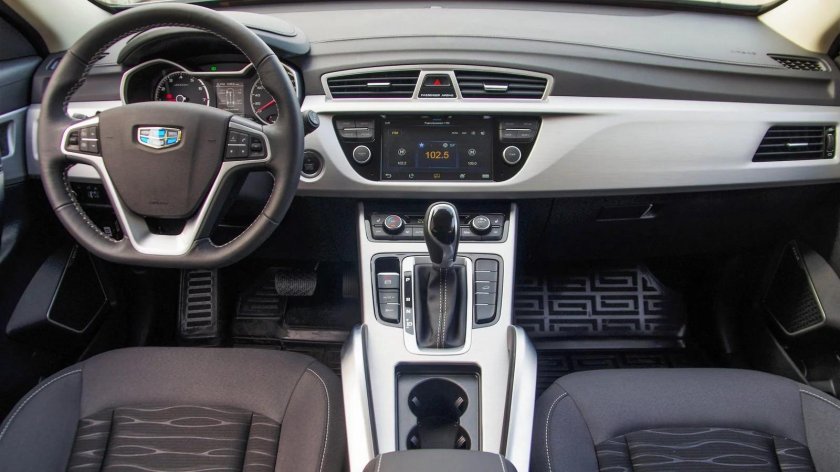 Geely Atlas 2.4 салон