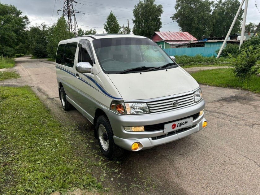 Тойота hiace regius 1999