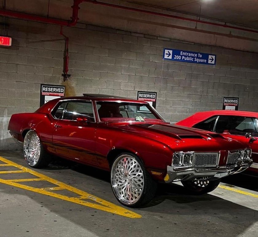 Oldsmobile cutlass supreme classic