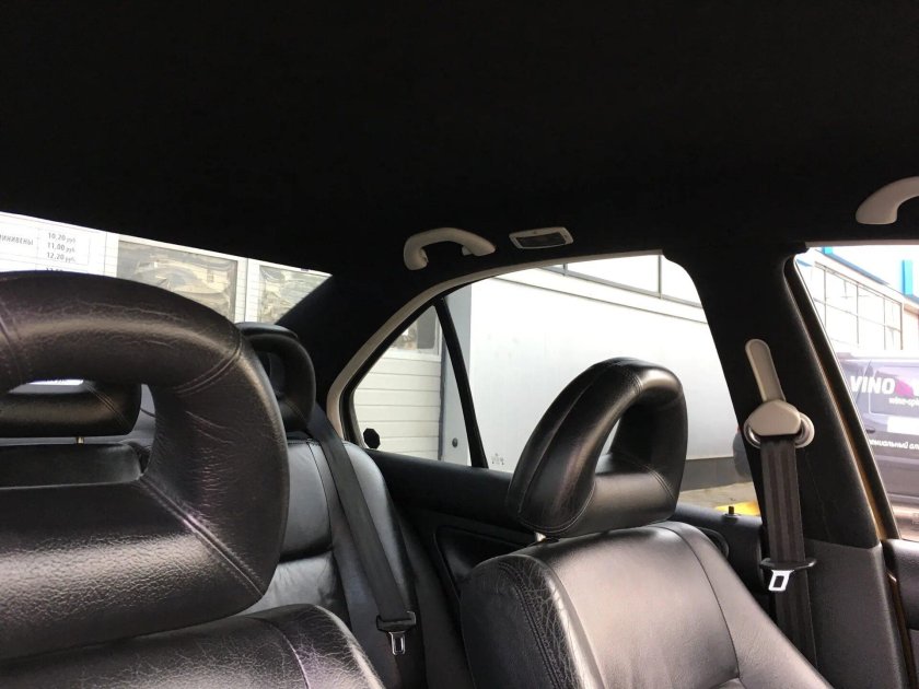 Фольцваген Бора чёрный потолок