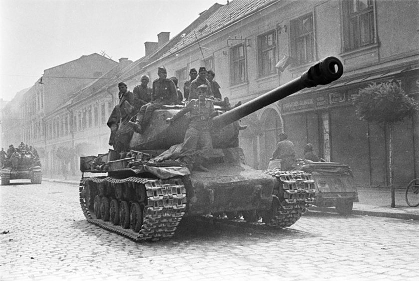 Великая Отечественная война танки ИС 2