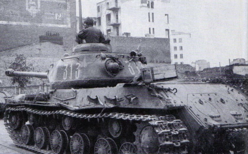 Советский танк ис