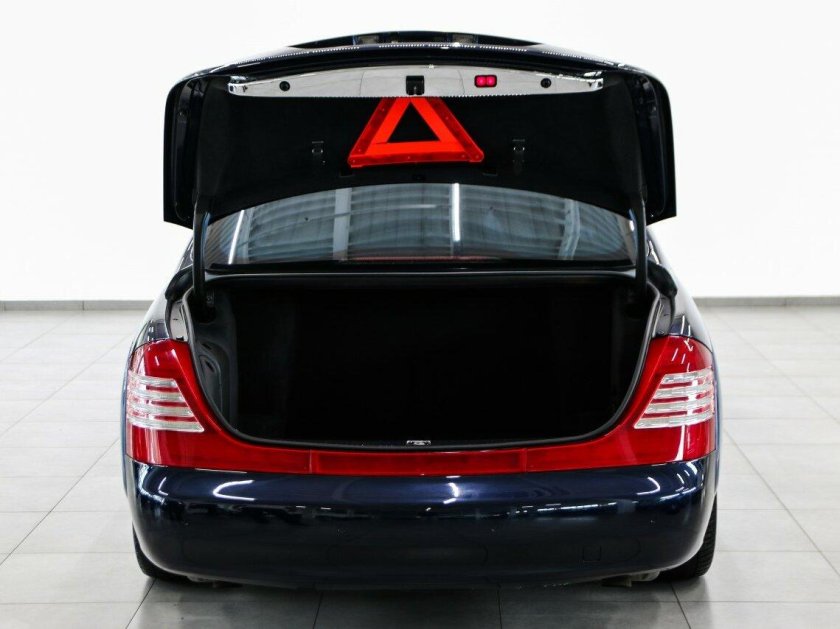 Майбах с открытым багажником