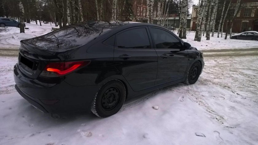 Hyundai Solaris 2022 черный тонированный