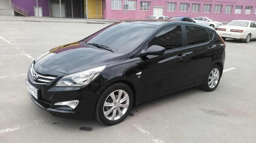 Хендай Солярис хэтчбек черный