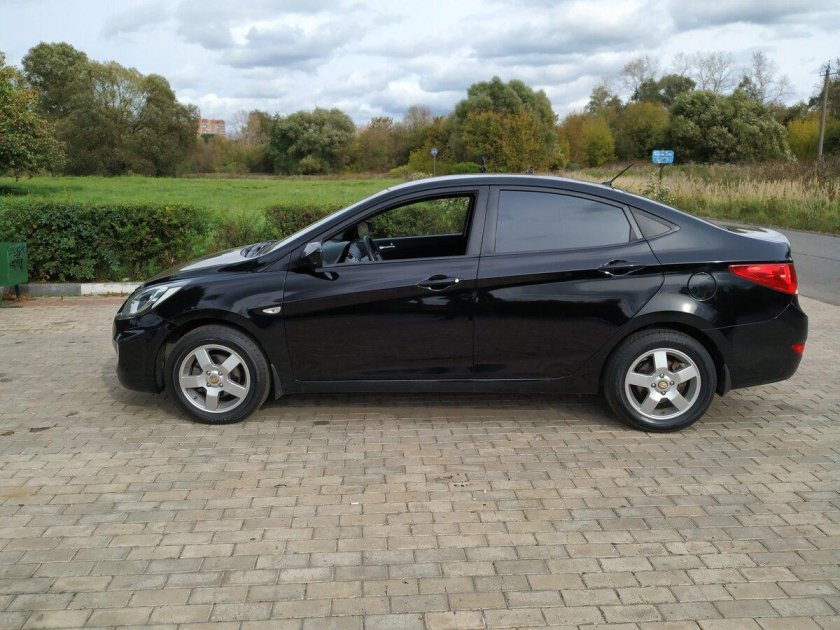 Хендай Солярис 2011 черный