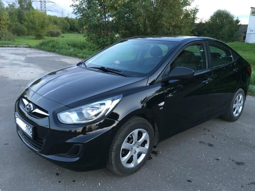 Hyundai Solaris 2012 черный