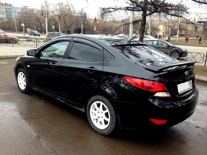 Hyundai Solaris 2012 черный