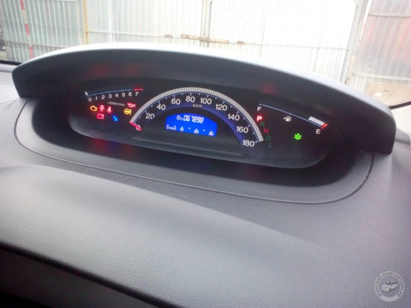 Хонда Фрид панель