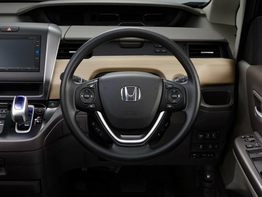 Honda freed Hybrid 2016