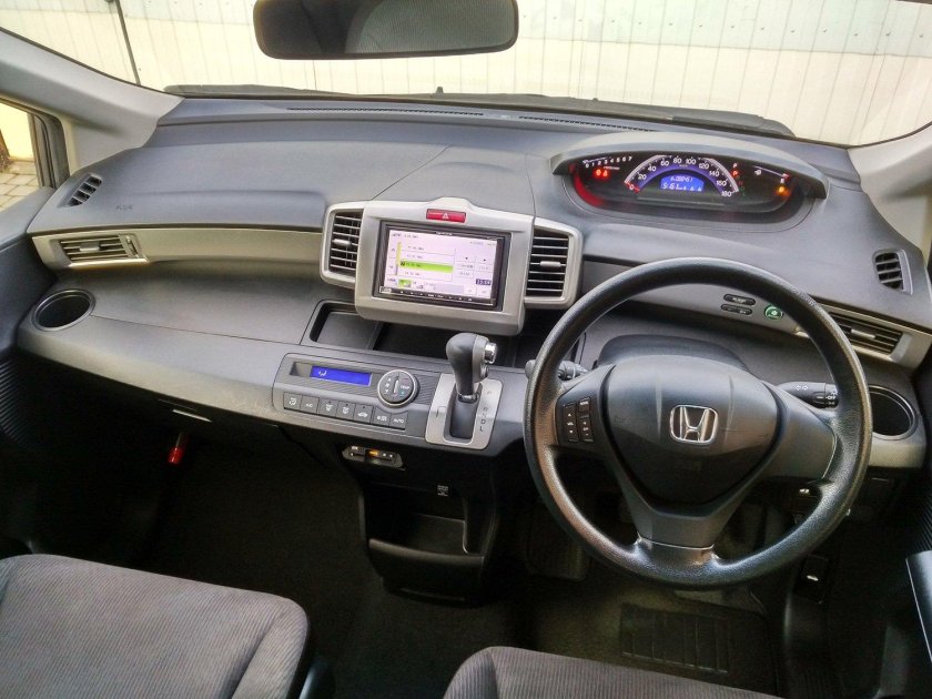 Honda freed 2008 салон