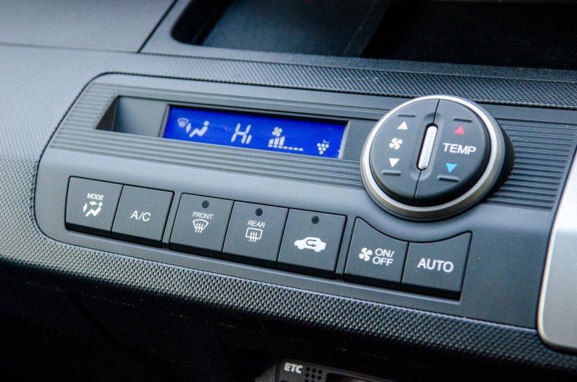 Климат контроль Honda freed 2009