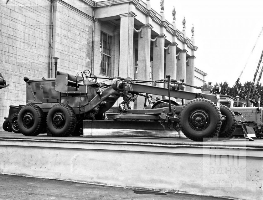 Д 144 грейдер