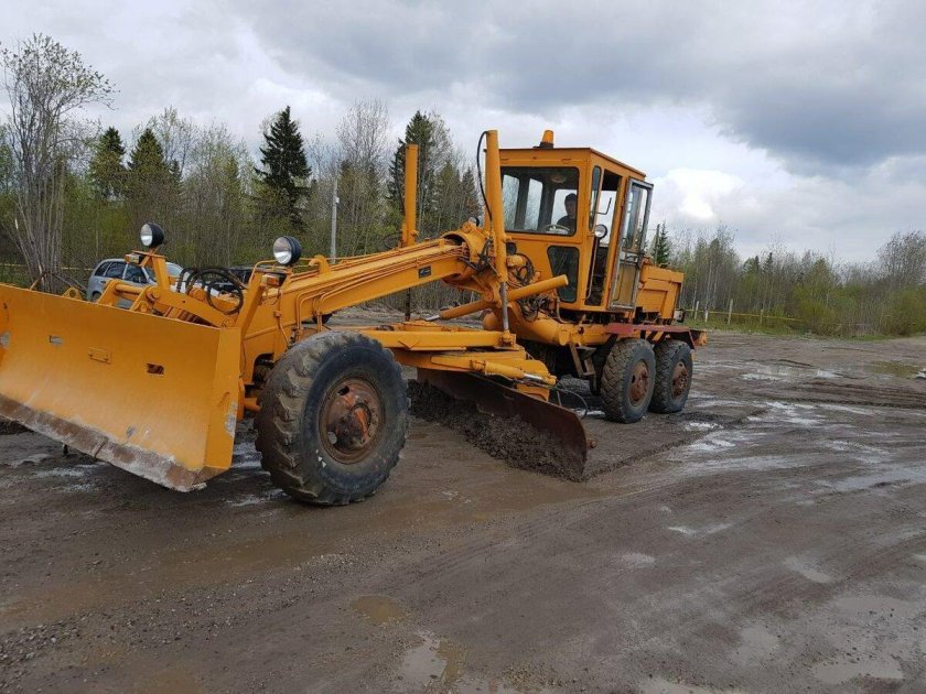Автогрейдер д 598