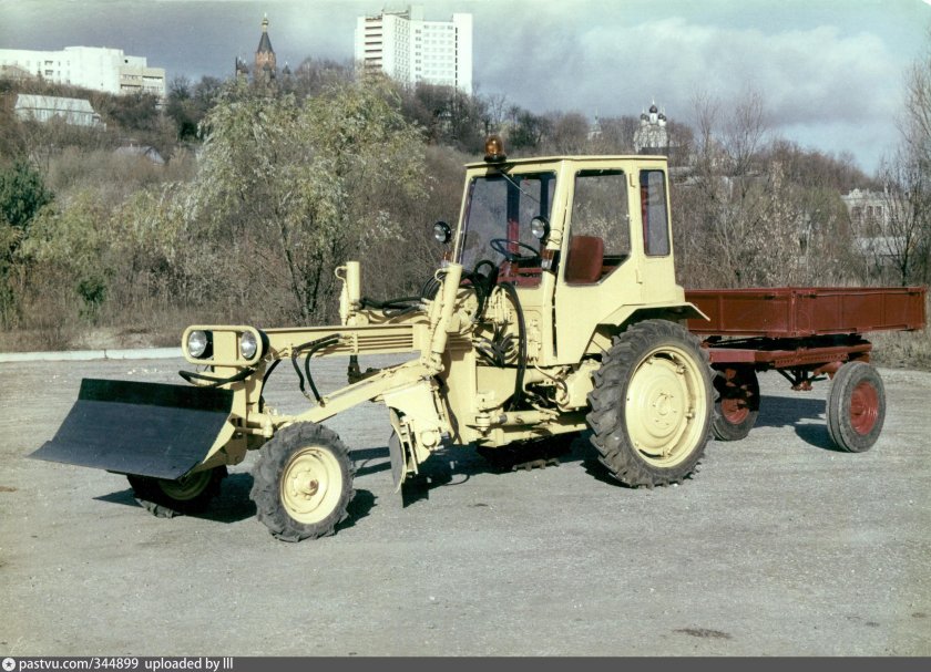 Т16 трактор грейдер