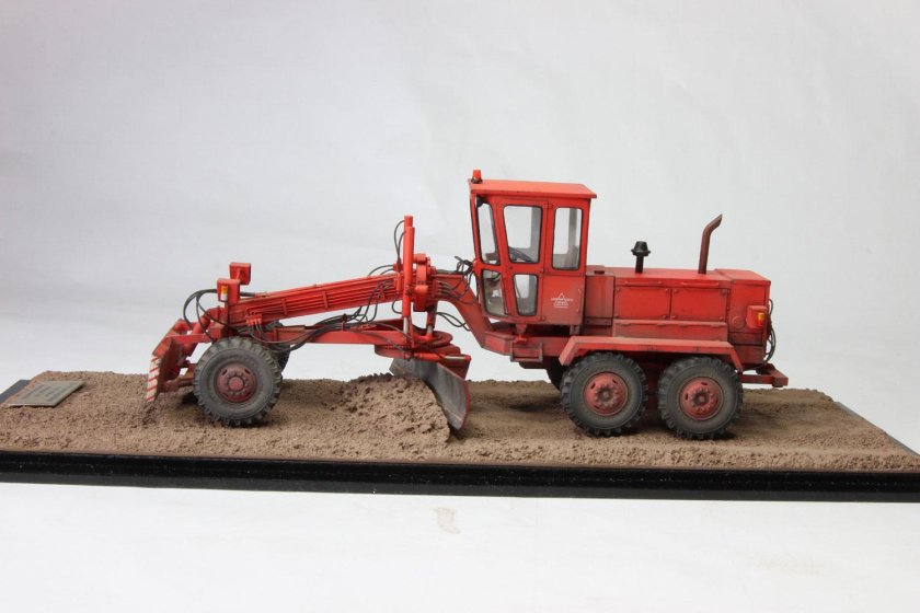 ДЗ-143 грейдер (набор для самостоятельной сборки)