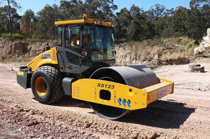 Каток XCMG xs123