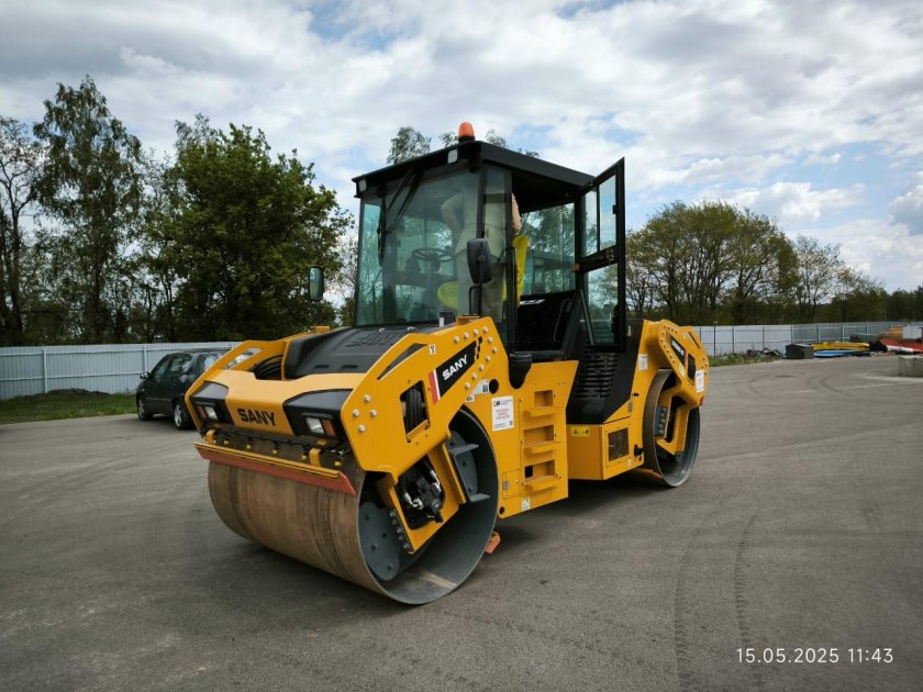 Каток асфальтовый