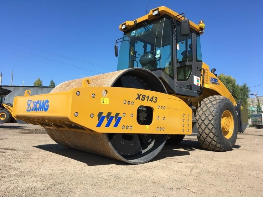 Каток XCMG xs143