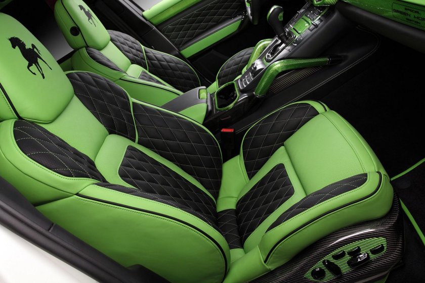 Порш зеленый салон