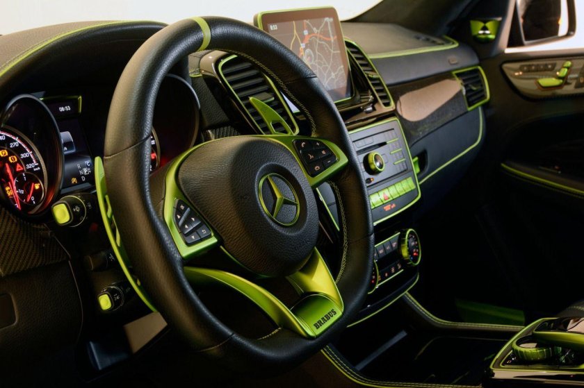 Зеленый салон авто