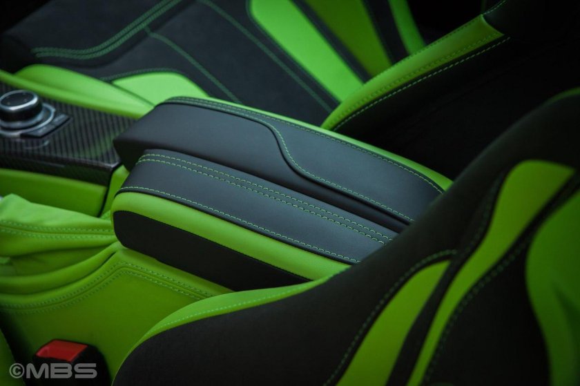 Зеленый салон БМВ