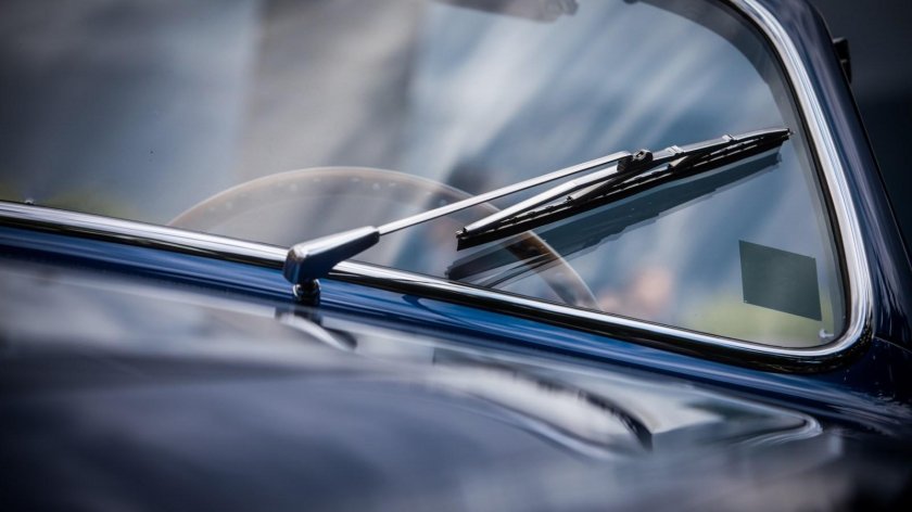 Стеклоочиститель автомобильный