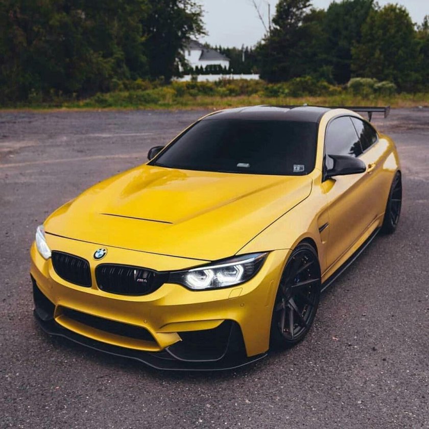 БМВ м4 желтая