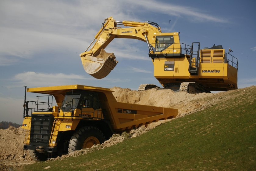 Komatsu pc2000