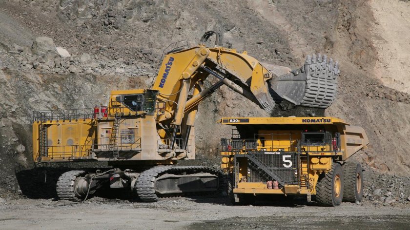 Komatsu pc8000