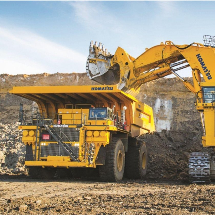 Komatsu pc7000