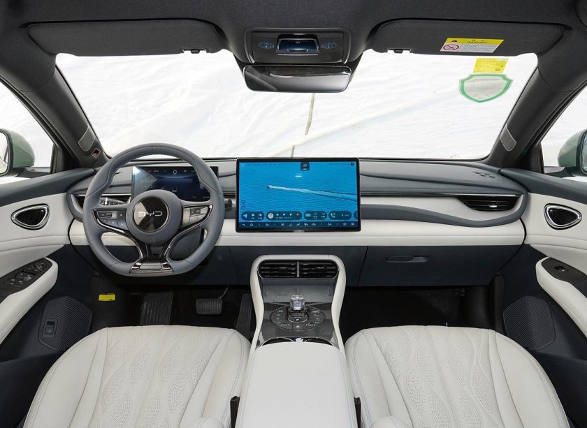 Автомобиль byd