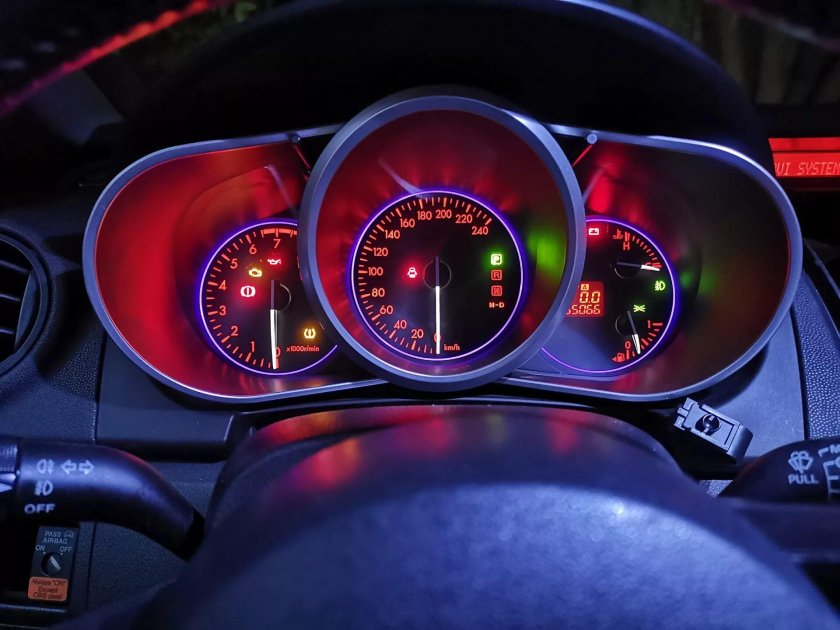 Mazda CX-7 приборка