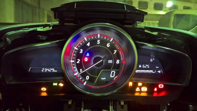 Приборная панель Mazda 3 BM