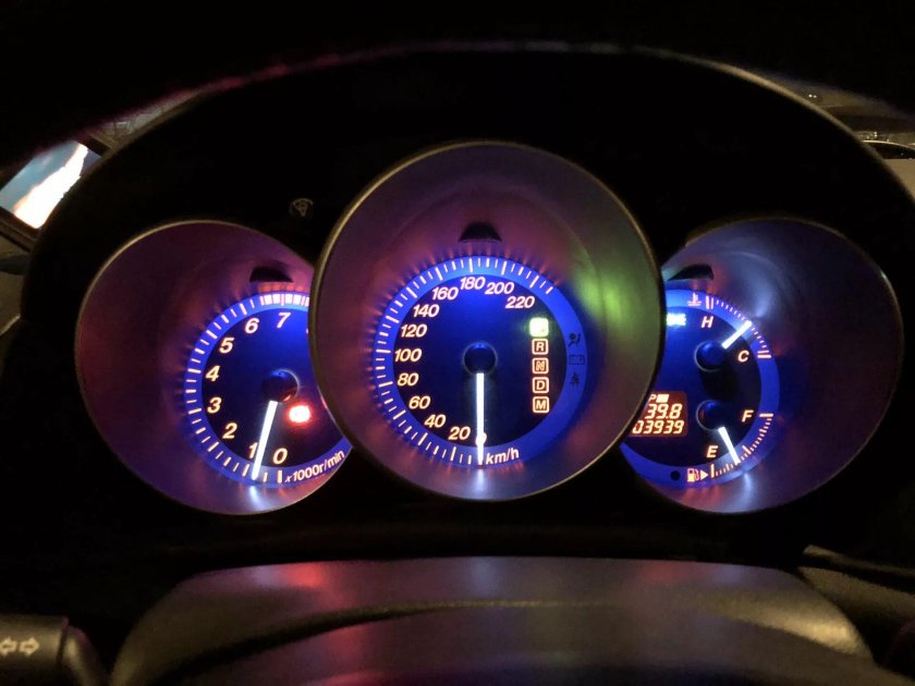 Mazda 3 приборная панель