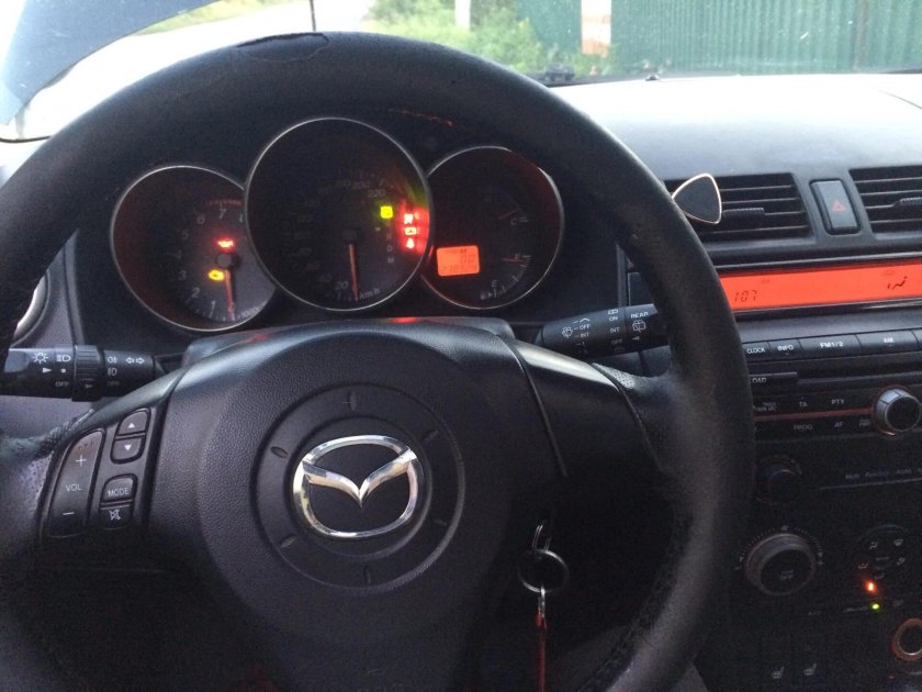Панель приборов Мазда 3 БК