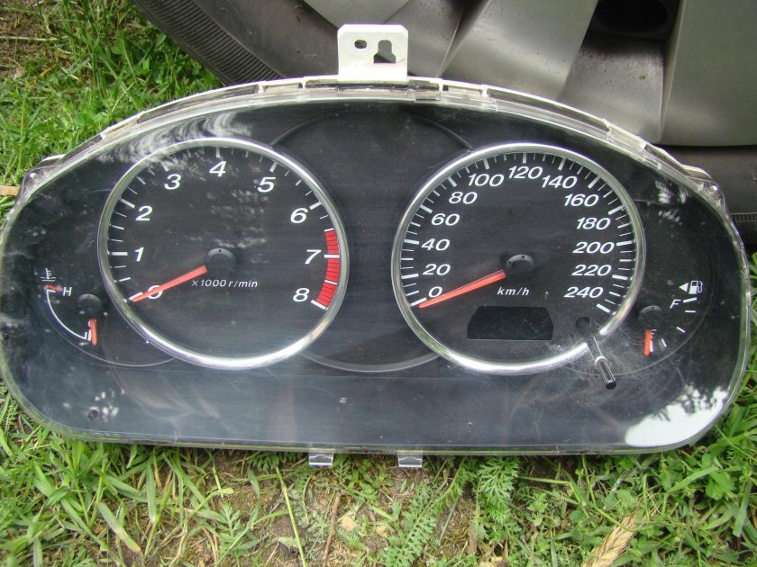 Приборная панель Мазда 6