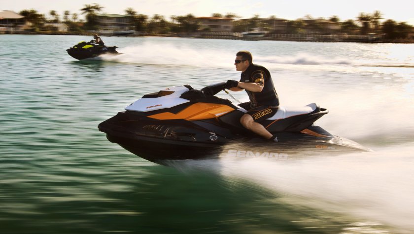 Трюки на гидроцикле