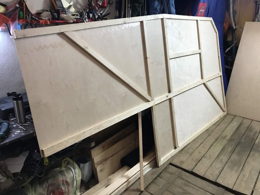 Дверь для кемпера