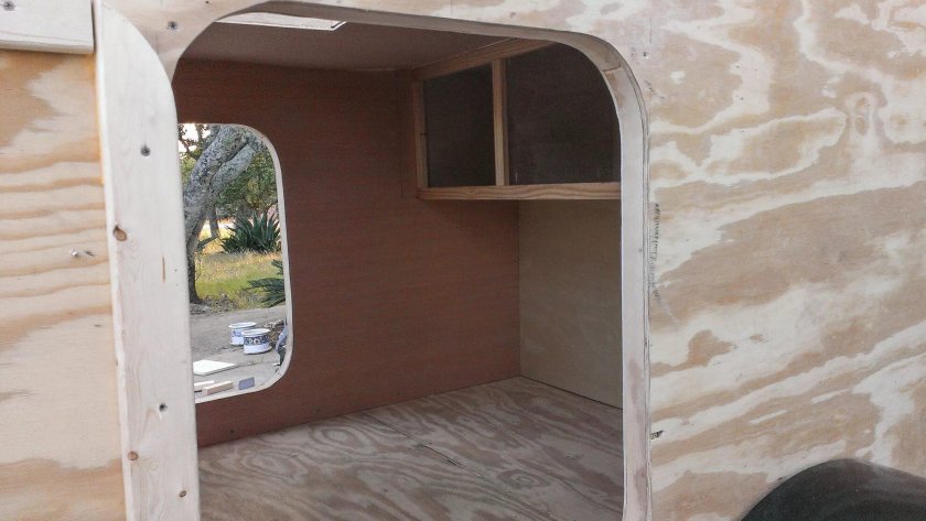 Дверь для кемпера