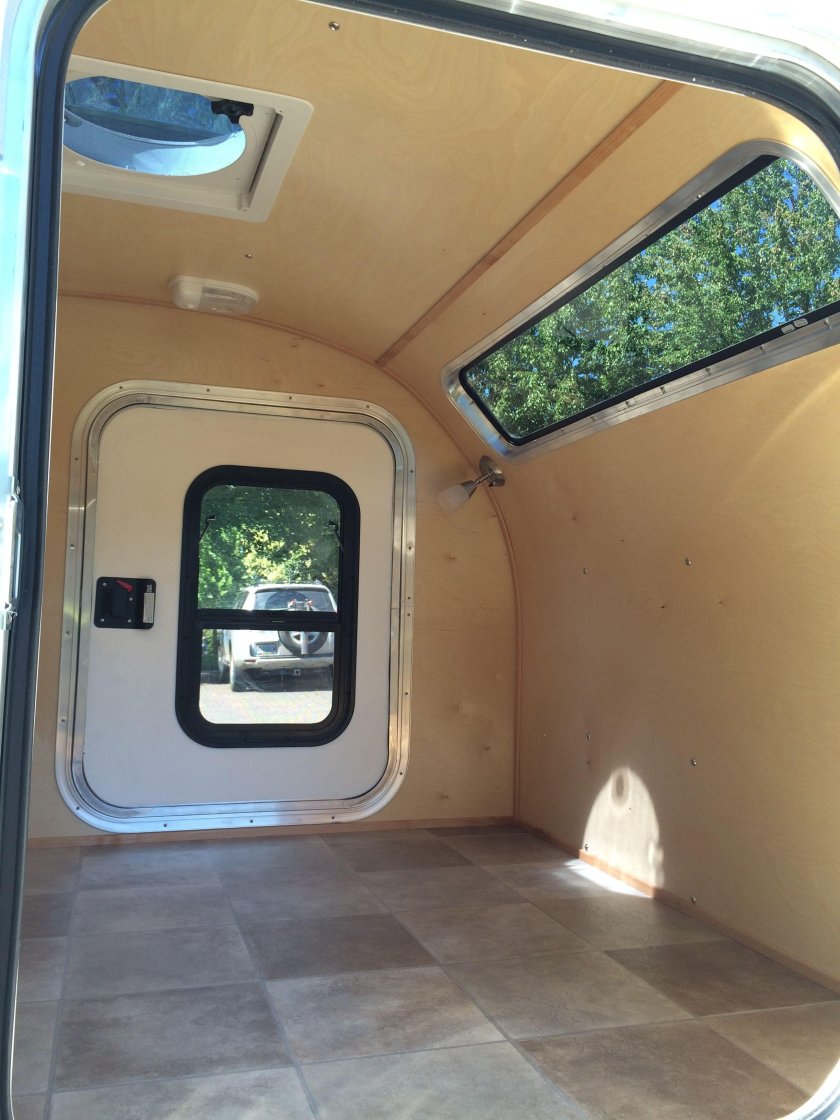 Дверь для автодома