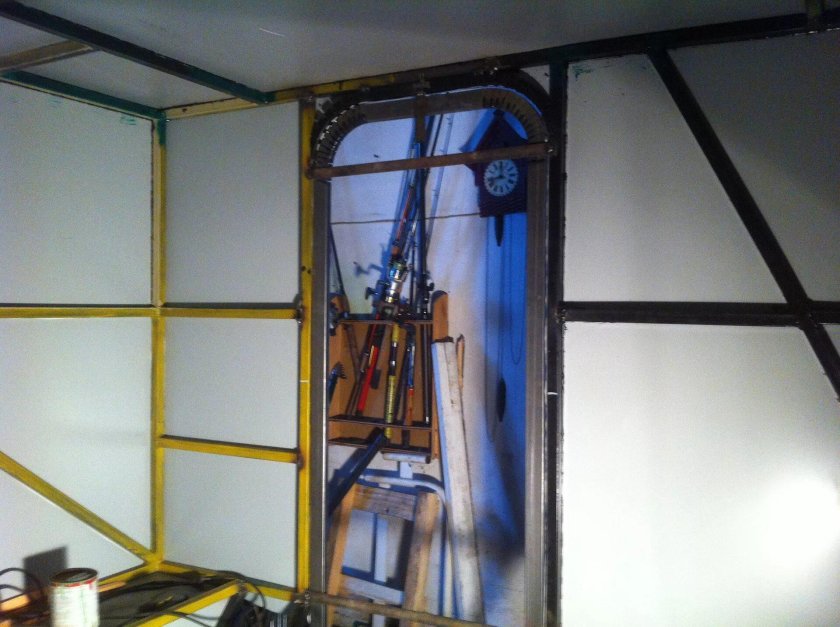 Герметические двери для кемпера