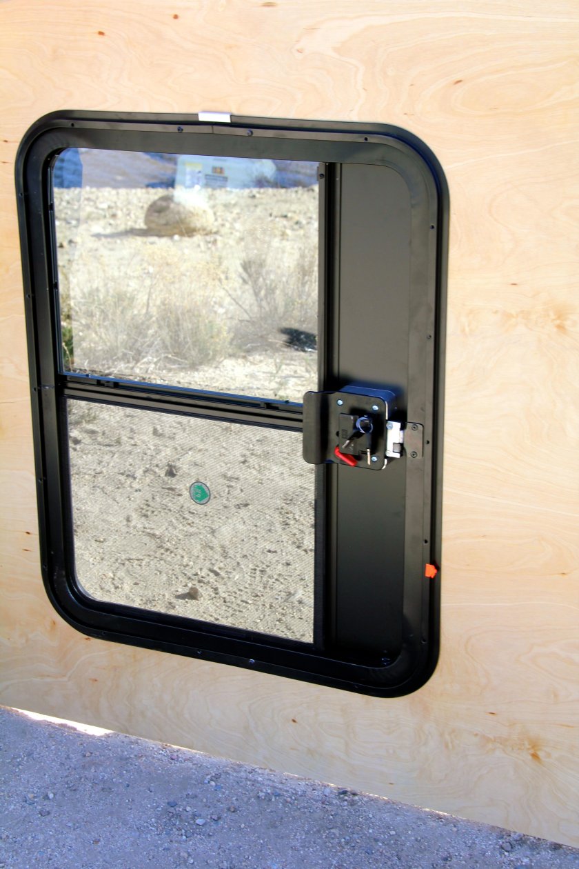 Дверь на кемпер Пилигрим