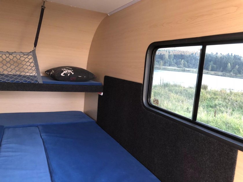 Дверь в автодом