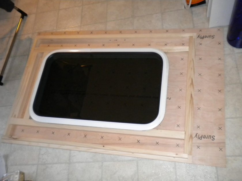 Врезное окно для автодома