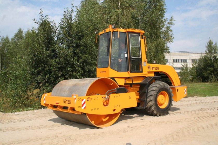 Каток Амкодор 6712