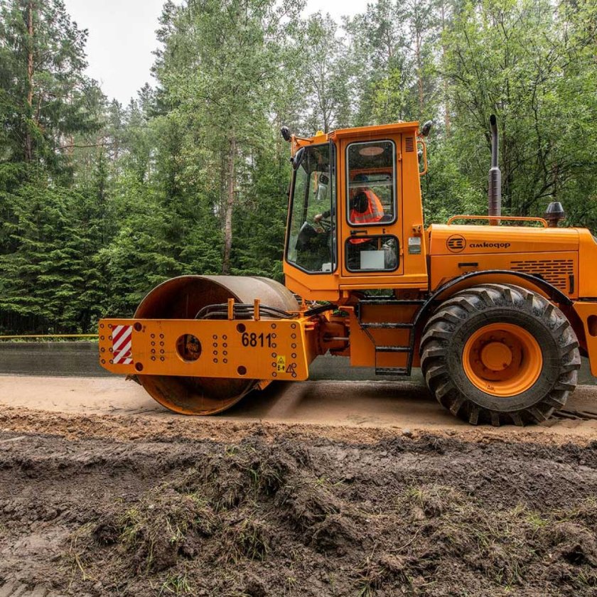 «Амкодор» 6811