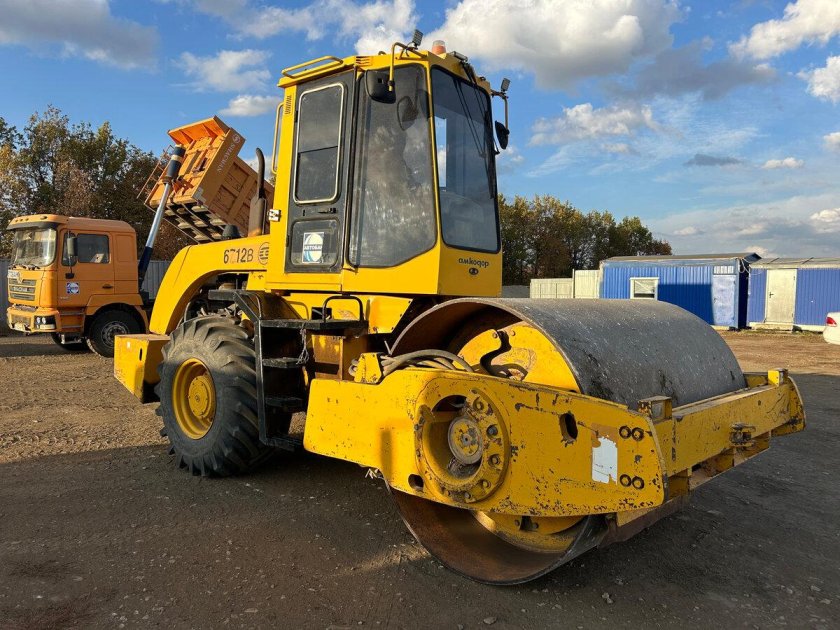 Грунтовый каток бомаг 213