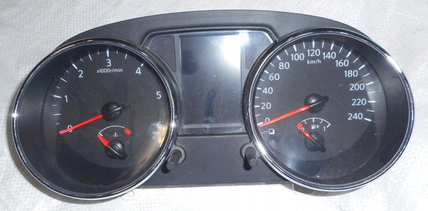 Приборная панель ниссан