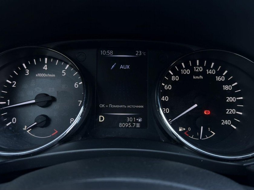 Nissan Qashqai 2017 приборная панель